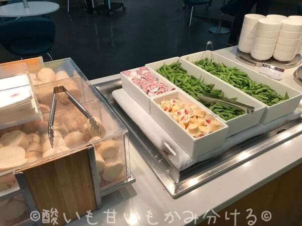 枝豆とパン、バター