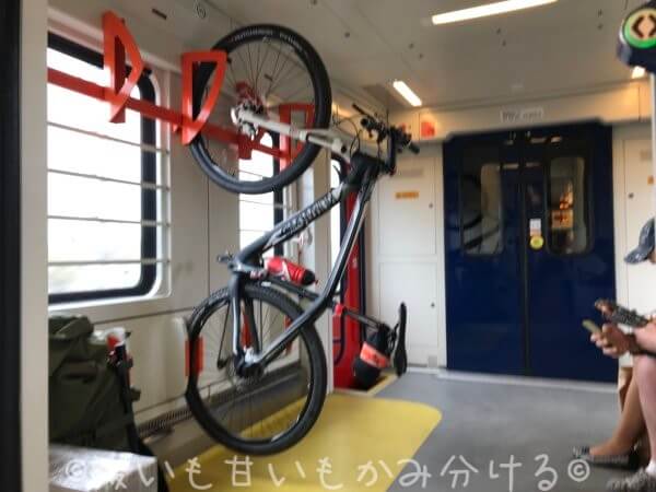 クトナー・ホラ行きの列車内自転車置き場の様子