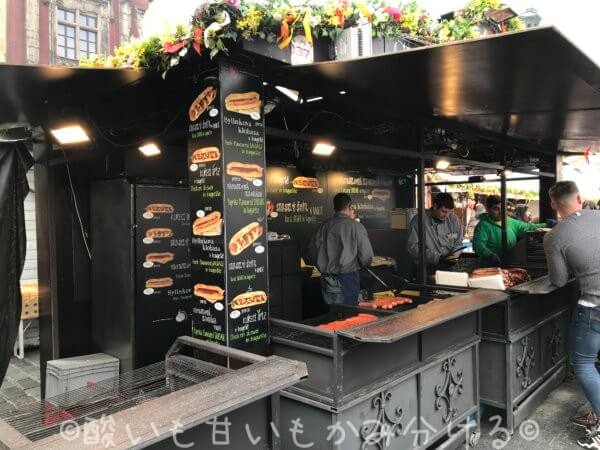 プラハのイースター　ホットドッグ串焼き屋台