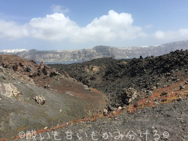 サントリーニ島の活火山からの風景