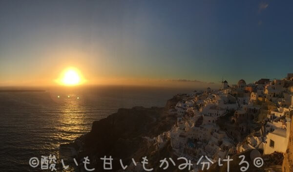 イアの古城からの夕日