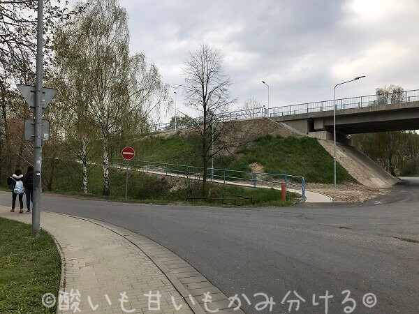 クトナーホラ本駅からセドレツ納骨堂への道