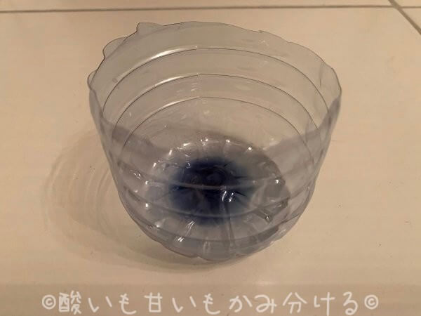 ペットボトルを切っただけの手作り尿カップ