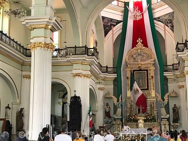 グアナルペ教会（Parroquia de Nuestra Señora de Guadalupe ）の中の様子