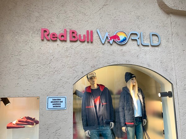 ザルツブルグのレッドブル（Red Bull）本店