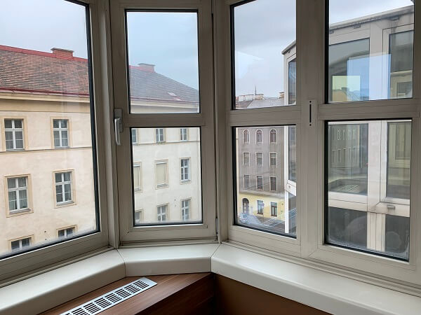 ホテル エンツィアーナ ウィーン（Hotel Enziana Wien）の出窓からの様子