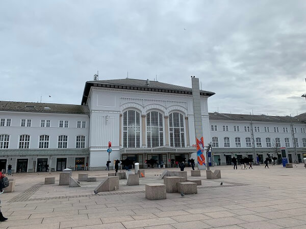 ザルツブルク中央駅（Salzburg Hauptbahnhof）外観