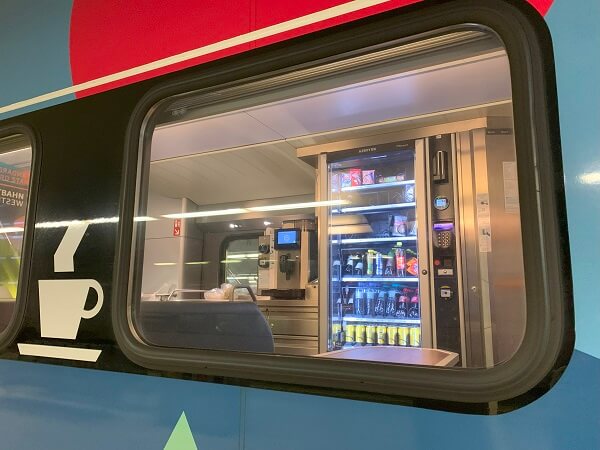 私鉄ウエストバーン鉄道（WESTbahn）の食堂車両