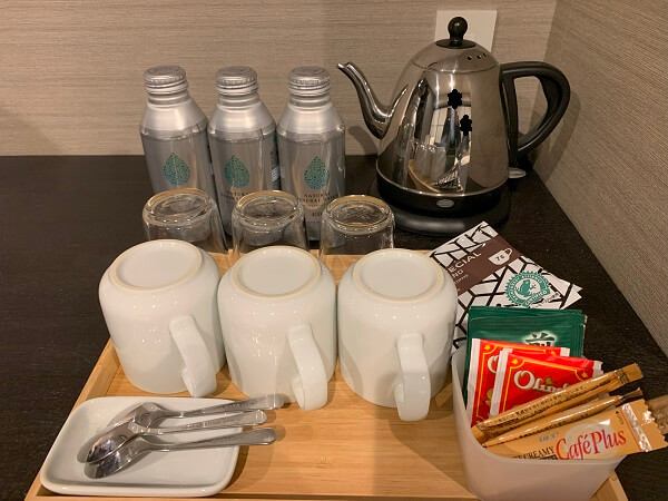 ホテル・ニンジャブラックの紅茶とコーヒ