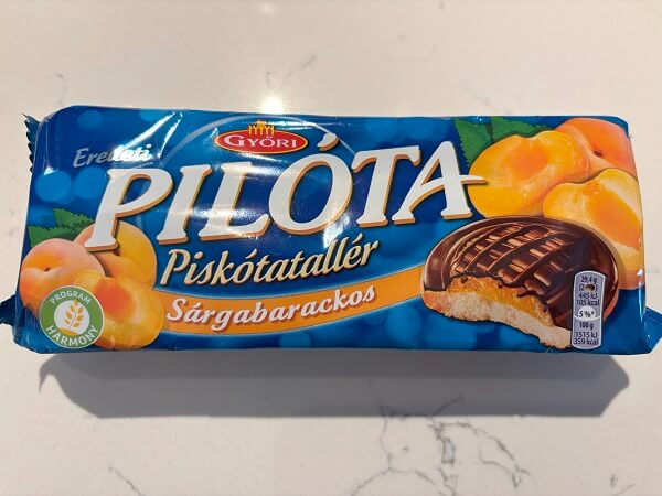 ピロータクッキー(Pilóta)アプリコットフィリング入り
