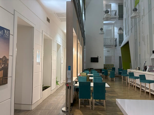 Atrium Fashion Hotelロビーの先にある朝食会場