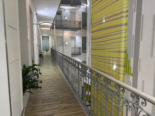 Atrium Fashion Hotelの各部屋へ続く通路