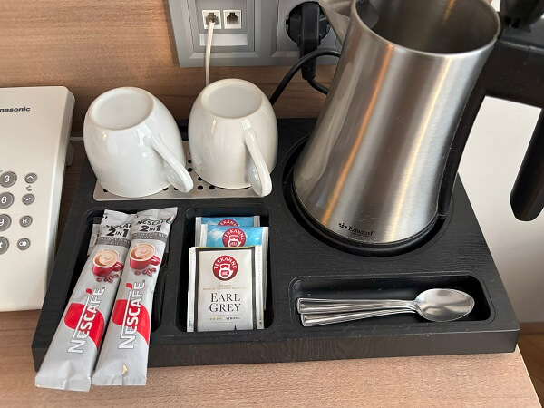 Medos Hotelアメニティーグッズの紅茶各種とインスタントコーヒー