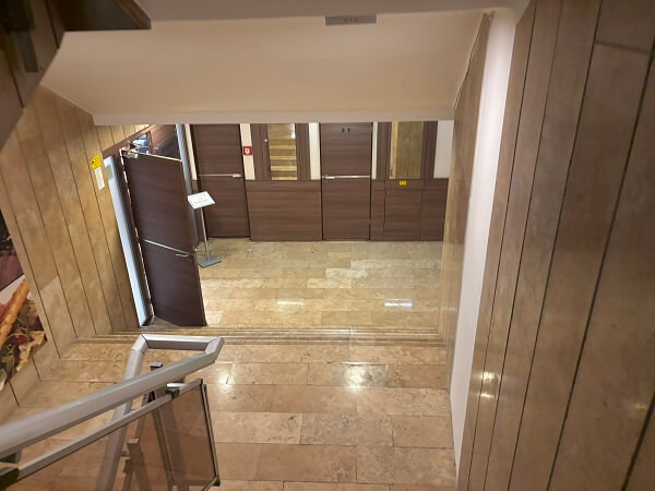 Medos Hotel迷路のような朝食会場への道