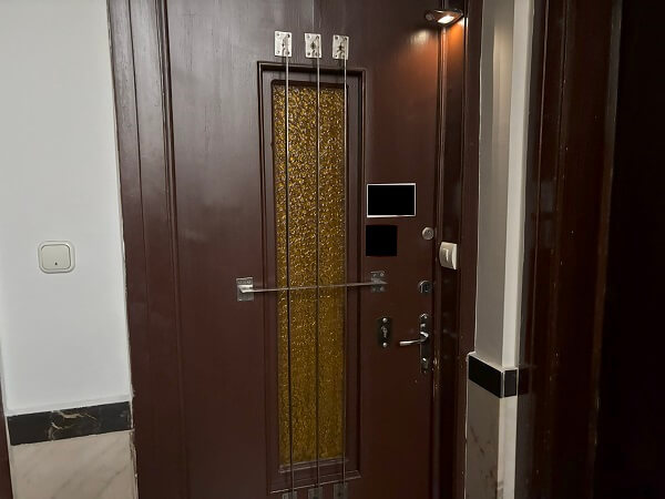 Paprika Apartment Studioの部屋の前