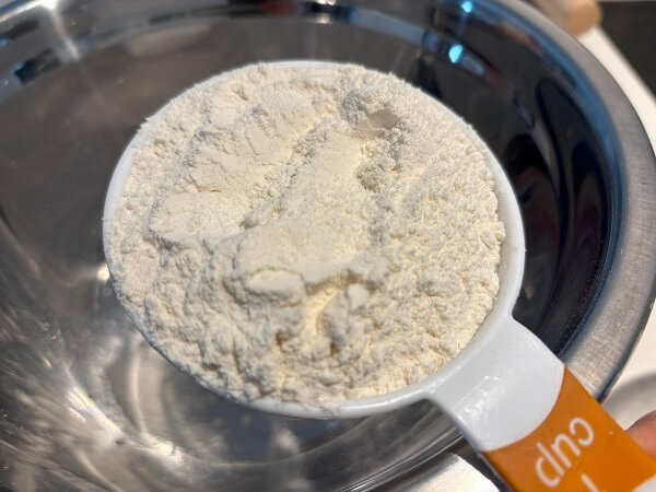 小麦粉や砂糖、ベーキングパウダーなどがすでに混ざったベニエの素