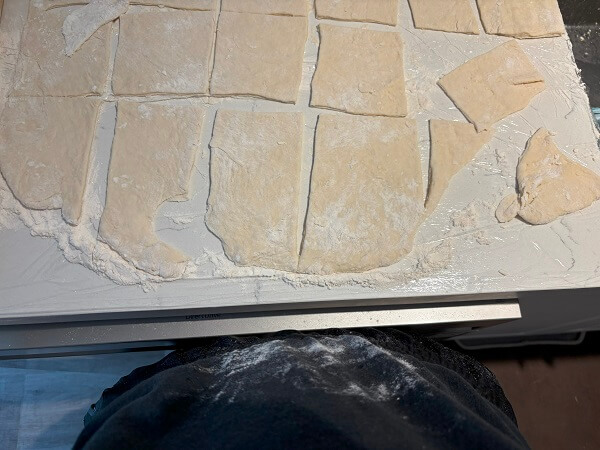 ベニエ作りにはエプロンの着用をおすすめ