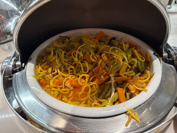Aspire One ラウンジ内の温かいご飯例-麺類