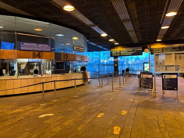 改装中のブダペスト南駅(Budapest-Deli)のチケット売り場