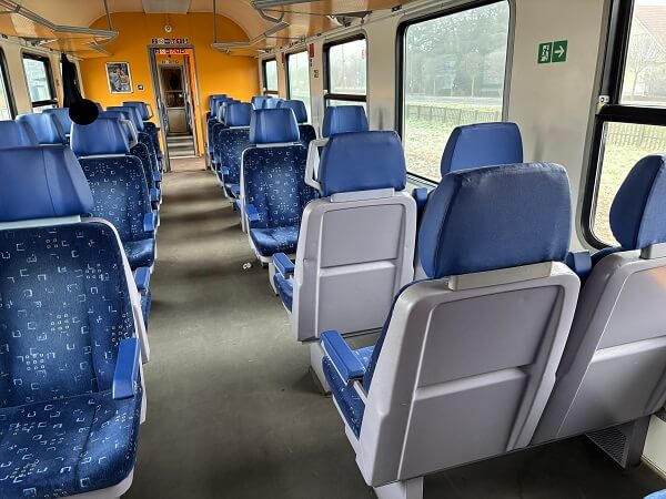 ギョルシュヴォナト(GY)急行列車の様子