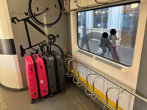 トカイ行き列車内の自転車が置ける車両の様子