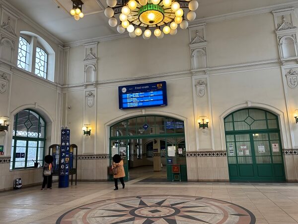 ミシュコルツ(Miskolc)駅内部の様子