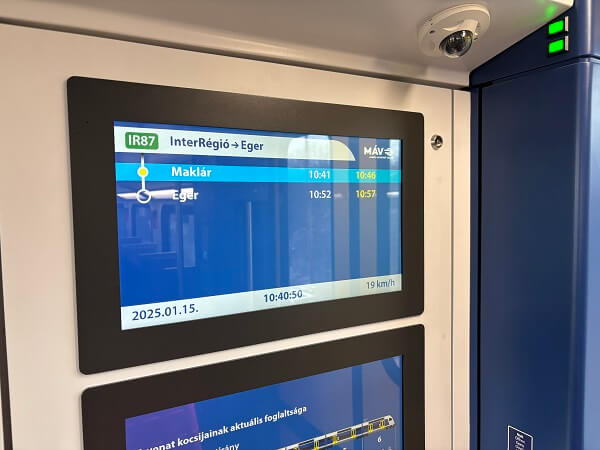 Füzesabony(フュゼシャボニ)駅からエゲル(Eger)駅行きの列車内遅延の表示