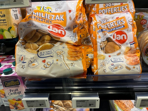 スーパーで手軽に買えるポッフェルチェ（Poffertjes）