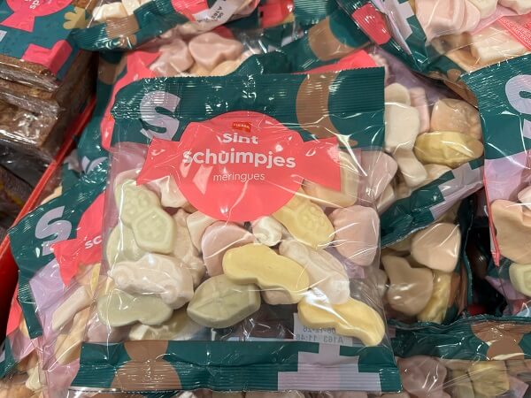 オランダの伝統的なメレンゲ菓子「シュイムプス(Schuimpjes)」のパッケージ