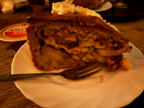 Cafe Papeneilandのアップルタルト（Appeltaart）