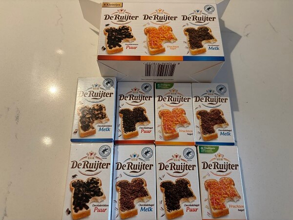 ハーゲルスラッグ（Hagelslag)の小さい箱が8つもあるのでばらまきにピッタリ