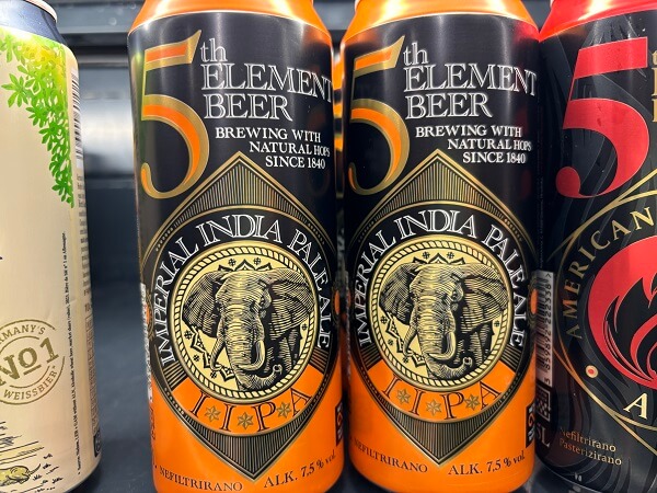 オレンジと黒を基調とし、中央に威厳のある象（エレファント）のイラストが描かれた5th Element IIPA（インペリアルIPA）の缶ビール